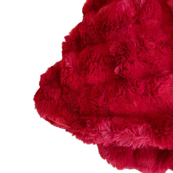 TAHARI Ruby Red Faux Fur Tree Skirt 60" Luxury Christmas Holiday NEW - Picture 5 of 10